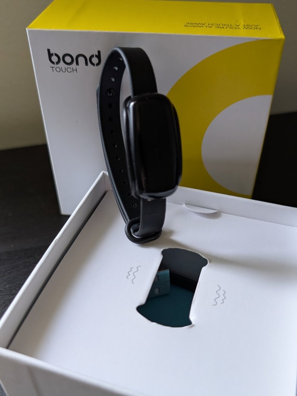 Bond Touch Bracelet BOND002 w/ Charger & Original Box Works Great